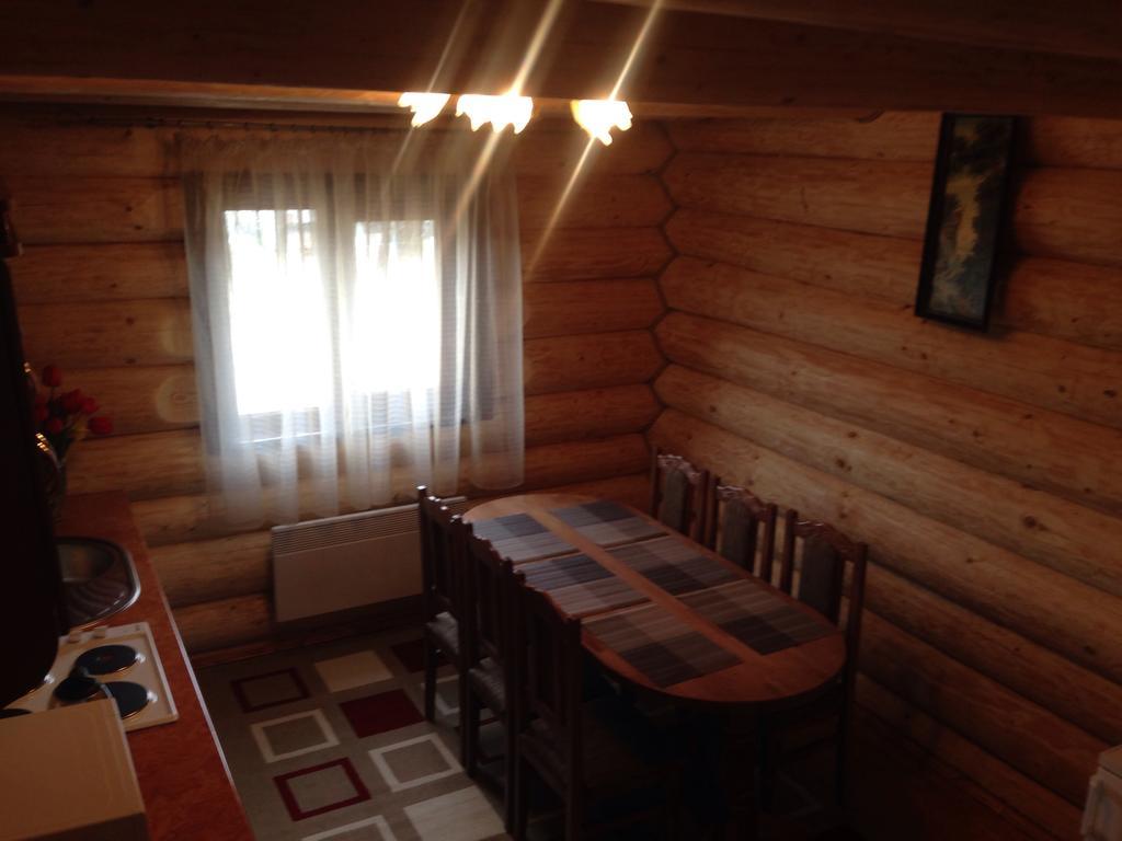 Smerekovyi Dvir Poljana Pokoj fotografie