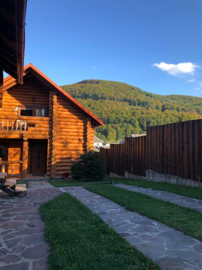Smerekovyi Dvir Poljana Exteriér fotografie